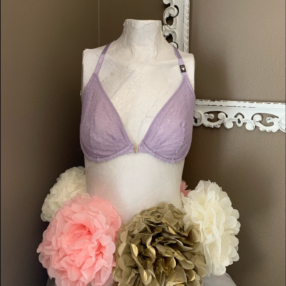 Victoria’s Secret front clasp T-back bra